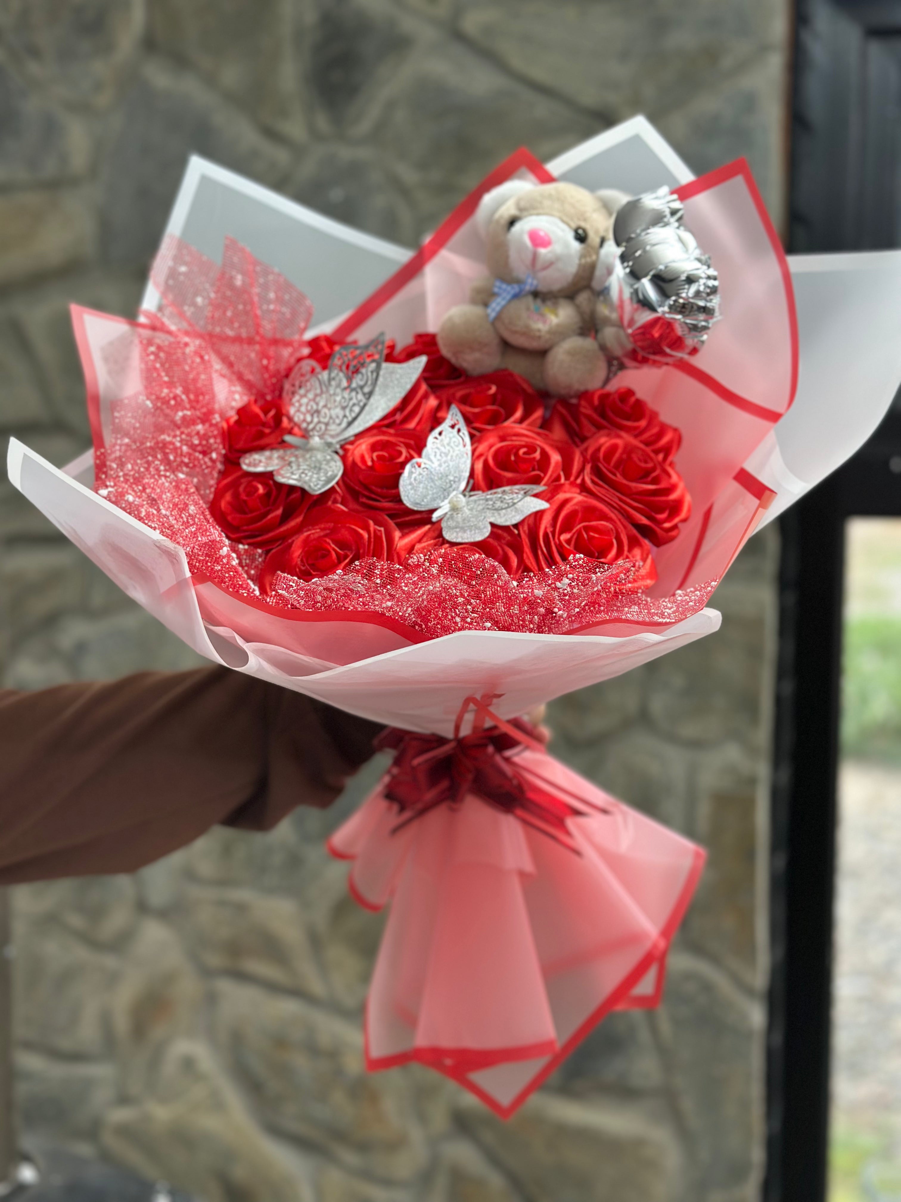 Buchon de los Amores - Ramo Eterno - 13 Rosas